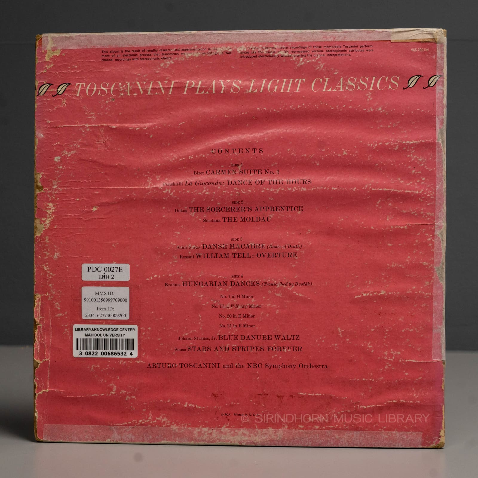 ปกหลัง — Toscanini plays light classics
