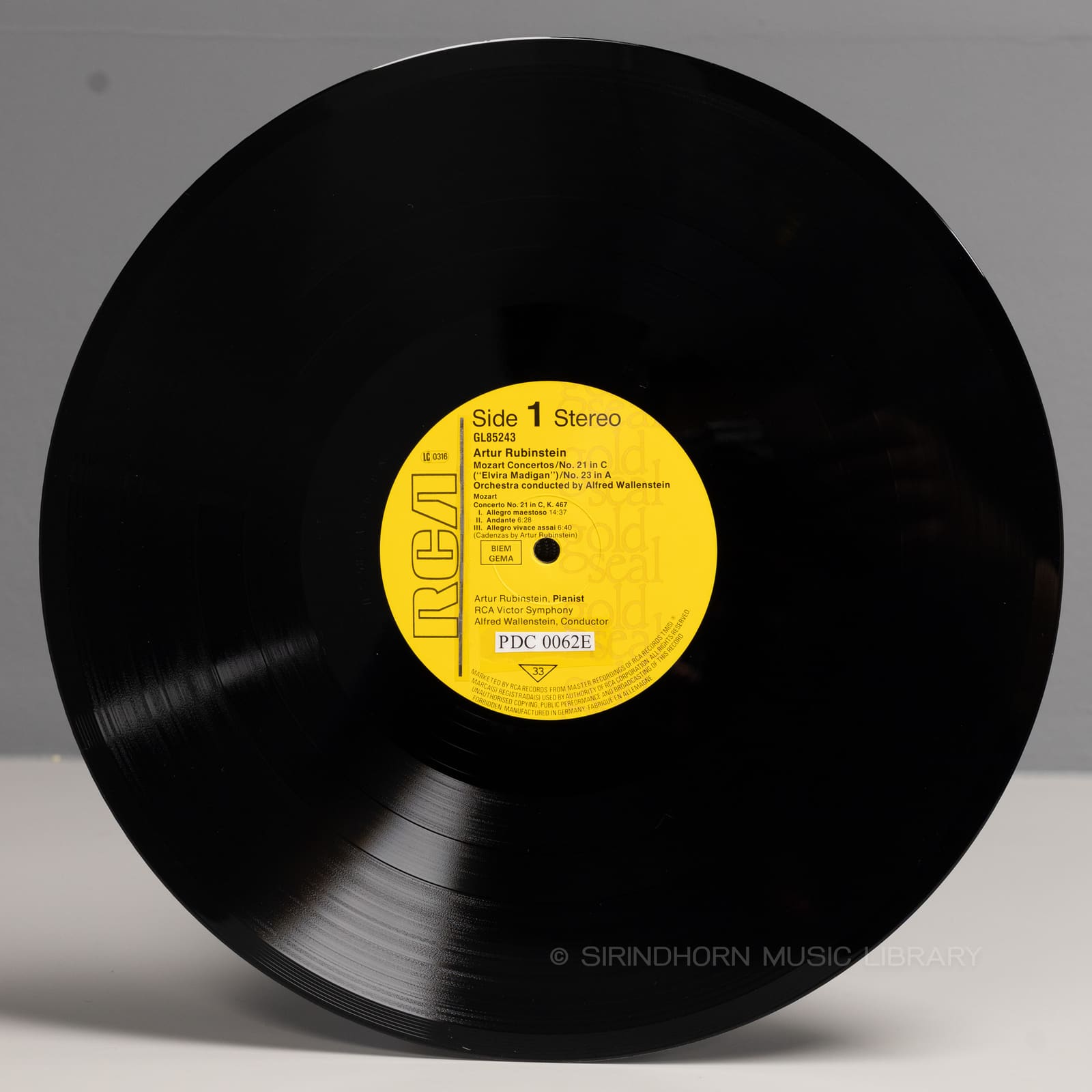 ป้ายแผ่นเสียง A — Rubinstein Mozart piano concertos