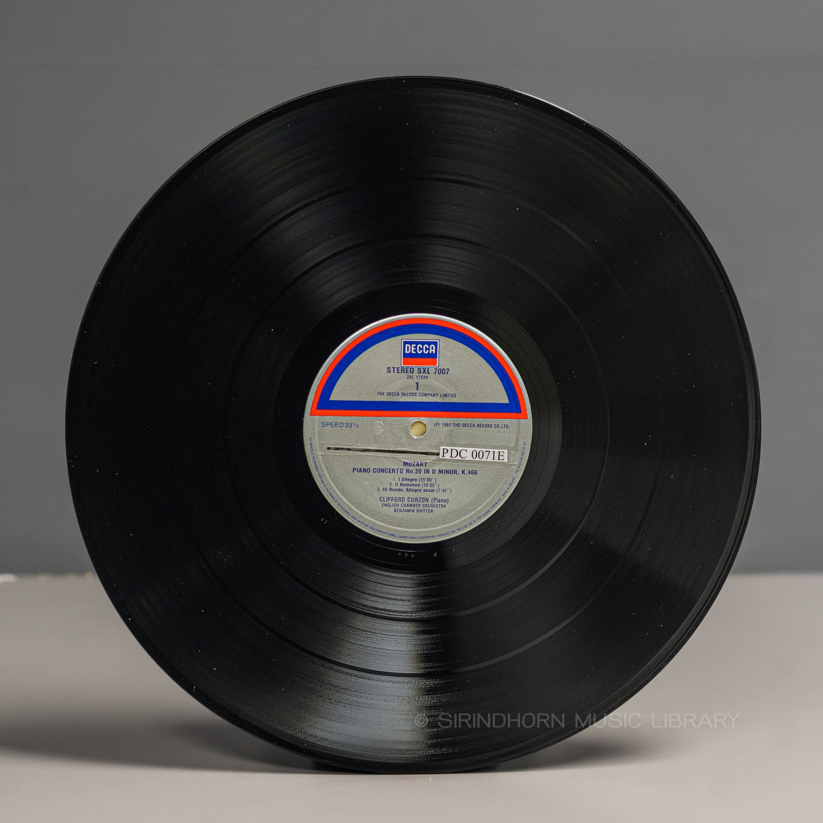 ป้ายแผ่นเสียง A — Mozart piano concertos No.20 K.466 & No.27 K.595