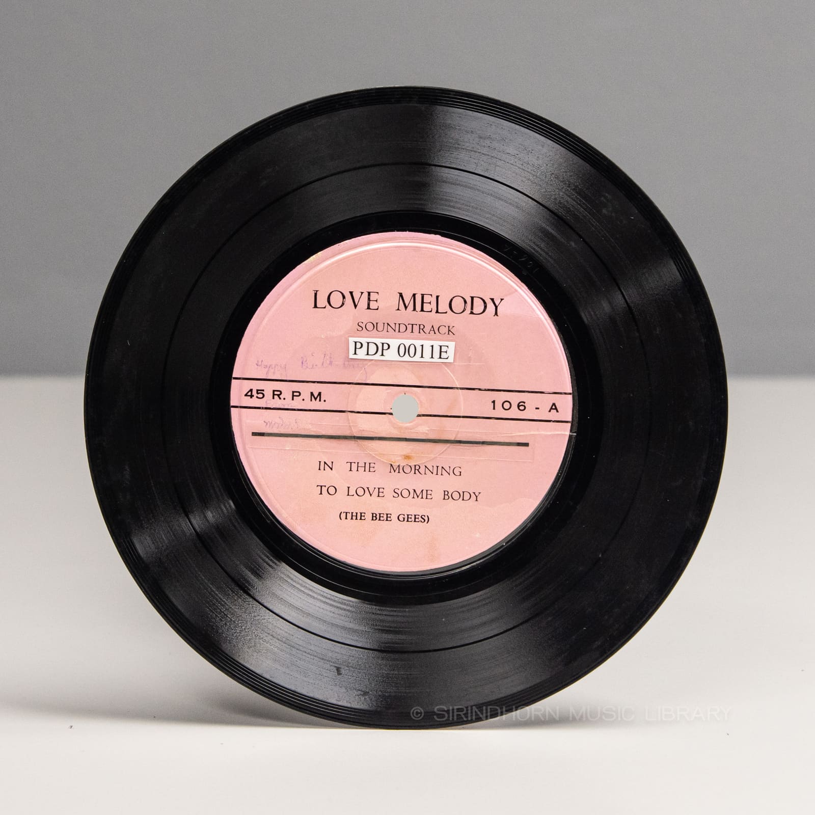 ป้ายแผ่นเสียง A — Love melody