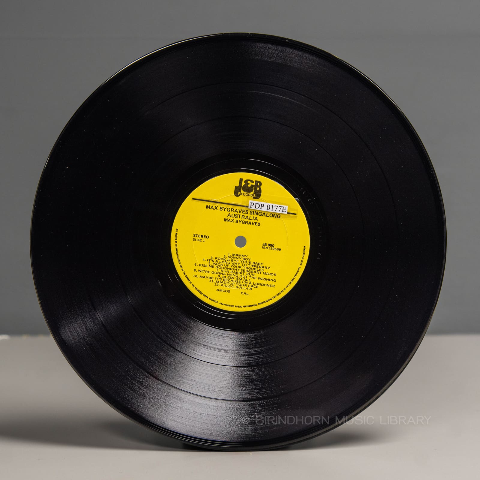 ป้ายแผ่นเสียง A — Singalong Australia 30 of the world's great singalongs