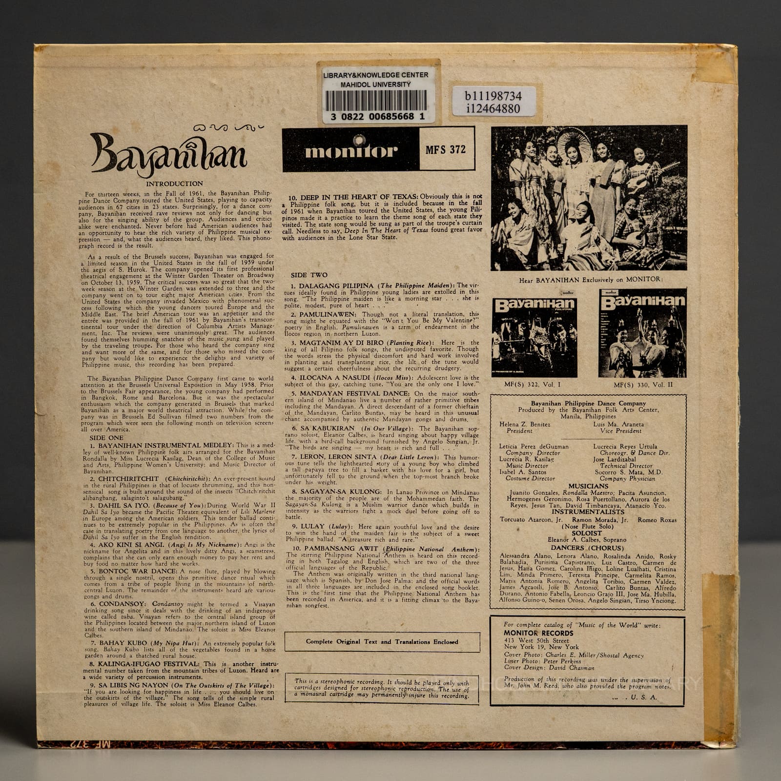 ปกหลัง — Bayanihan sings! monitor presents the celebrated Philippine dance company in songs of the Philippines