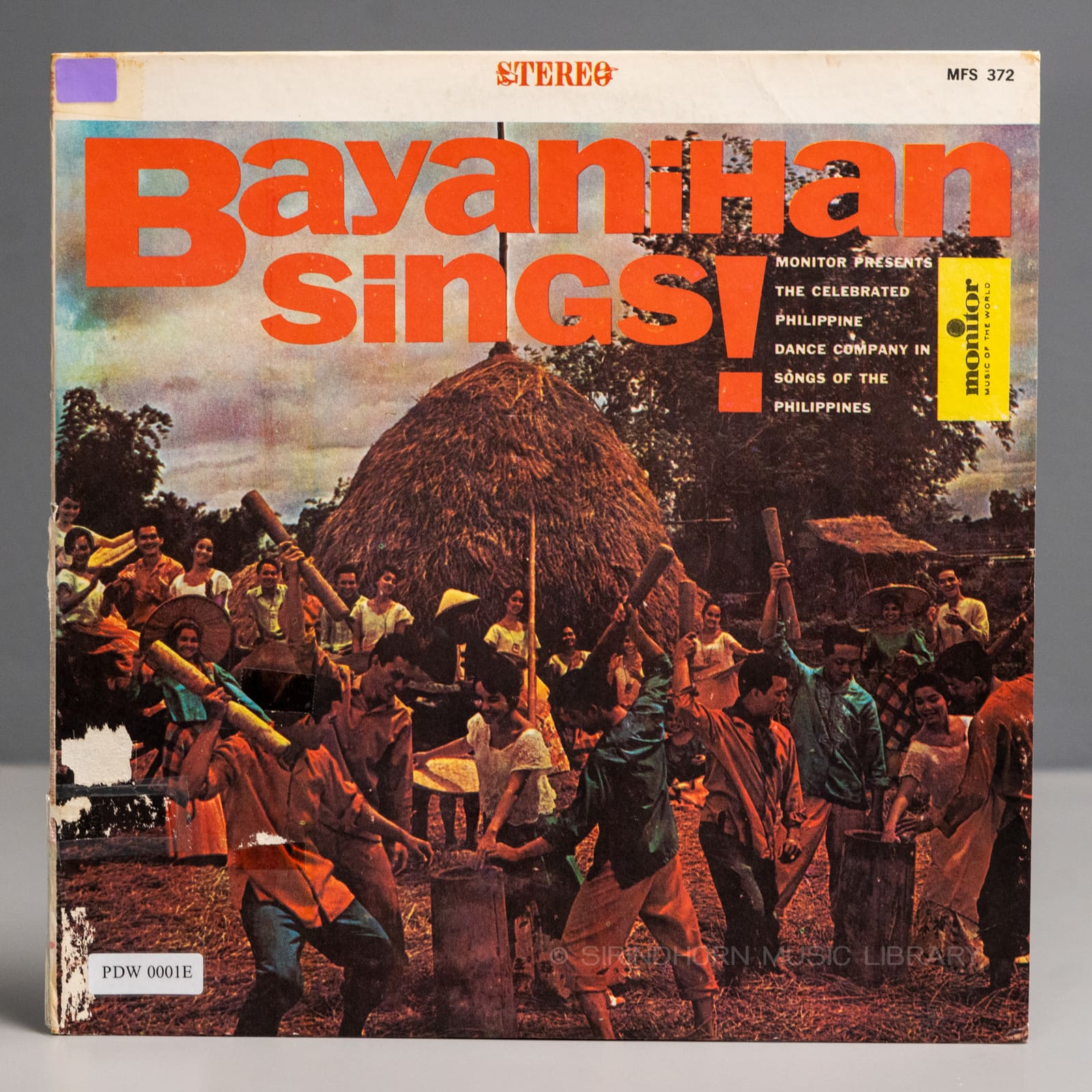 ปกแผ่น Bayanihan sings! monitor presents the celebrated Philippine dance company in songs of the Philippines