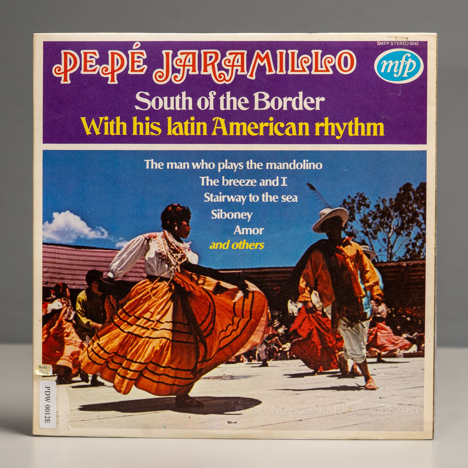 ปกแผ่น South of the border with his Latin American rhythm
